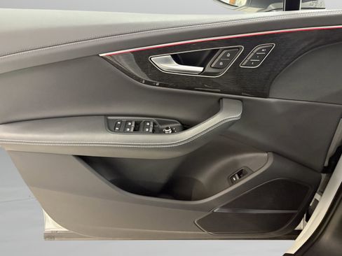 Used 2025 Audi Q7 3.0T Prestige image 24