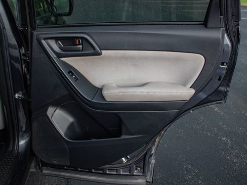 Used 2015 Subaru Forester 2.5i Premium AWD/4WD image 19