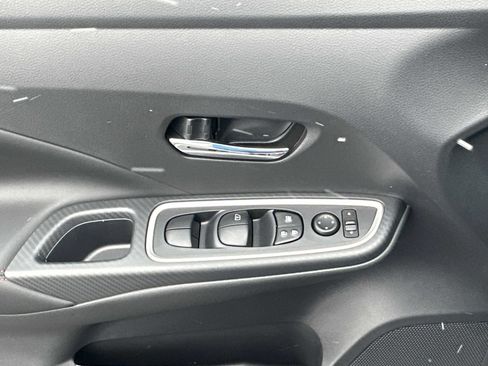 New 2025 Nissan Versa SR w/ Trunk Package image 20