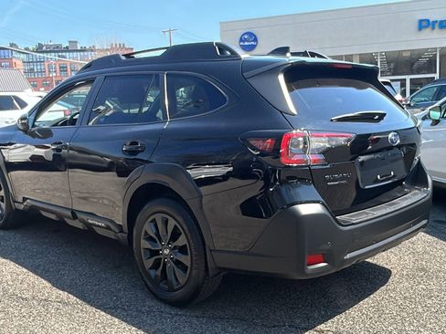 Used 2023 Subaru Outback Onyx Edition AWD/4WD image 4
