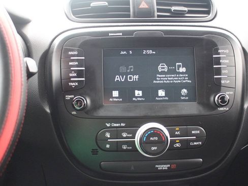 Used 2019 Kia Soul w/ Option Group 020 FWD image 12
