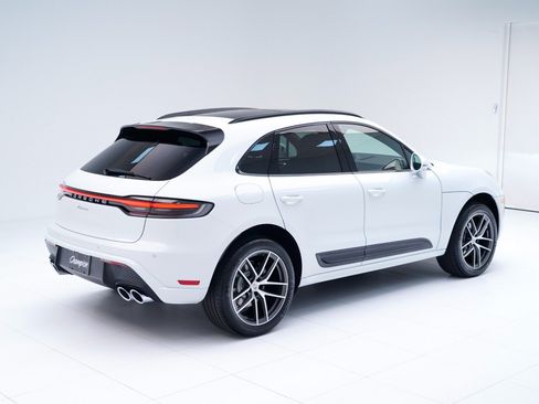 Certified 2026 Porsche Macan AWD/4WD image 9