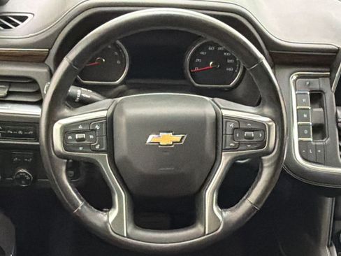 Used 2021 Chevrolet Suburban Premier w/ Premium Package RWD image 17