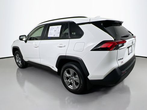 Used 2025 Toyota RAV4 LE AWD/4WD image 8