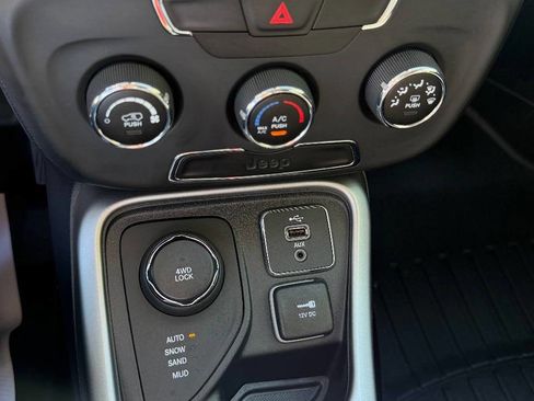 Used 2018 Jeep Compass Sport AWD/4WD image 30