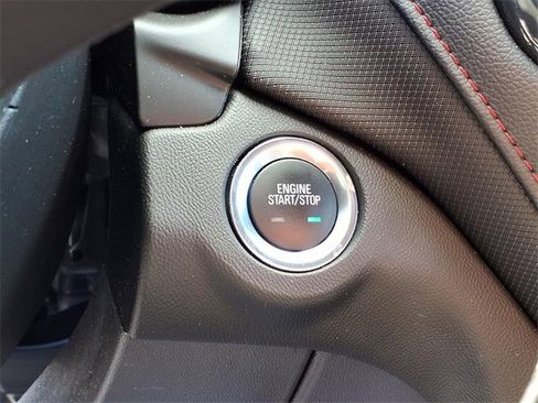 Used 2022 Chevrolet Equinox RS w/ Infotainment Package image 13