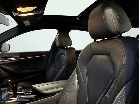 Used 2018 BMW 540i xDrive image 36