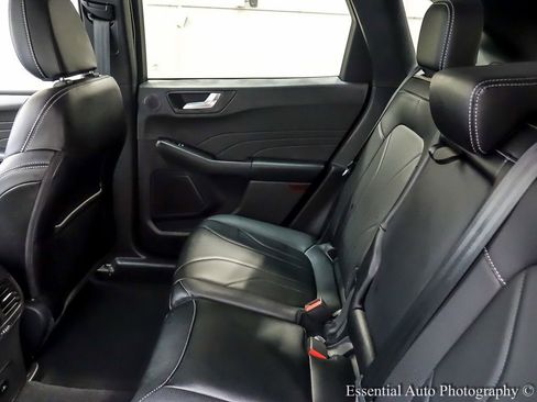 Used 2025 Ford Escape SE w/ PHEV Premium Package image 11