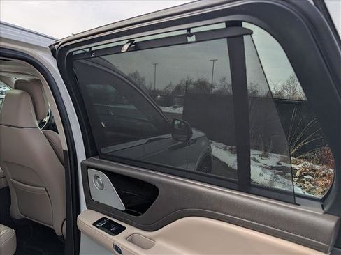 Used 2023 Lincoln Aviator Reserve w/ Equipment Group 201A image 18