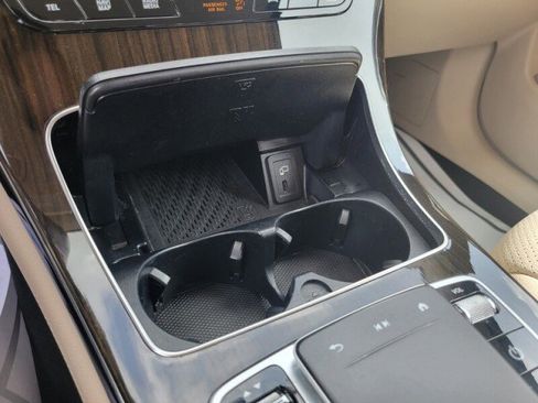 Used 2020 Mercedes-Benz GLC 300 image 23