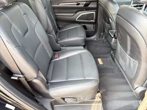 Used 2023 Kia Telluride S w/ S Sunroof Package FWD image 16