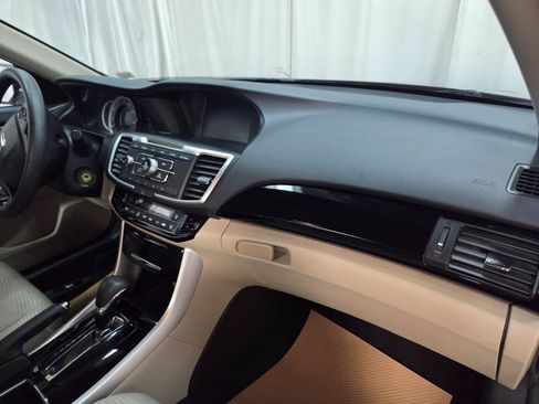 Used 2016 Honda Accord LX image 18
