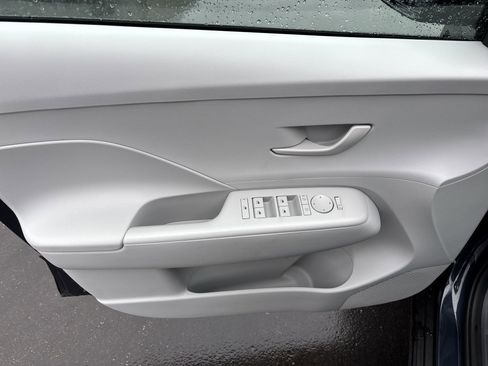 Used 2025 Hyundai Kona SEL image 10