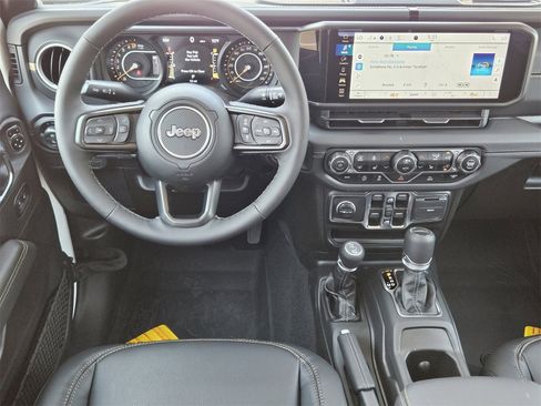 New 2025 Jeep Gladiator Sport image 27