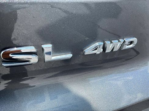 Used 2025 Nissan Pathfinder SL AWD/4WD image 27