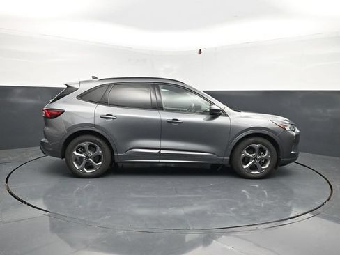 Used 2024 Ford Escape ST-Line FWD image 11