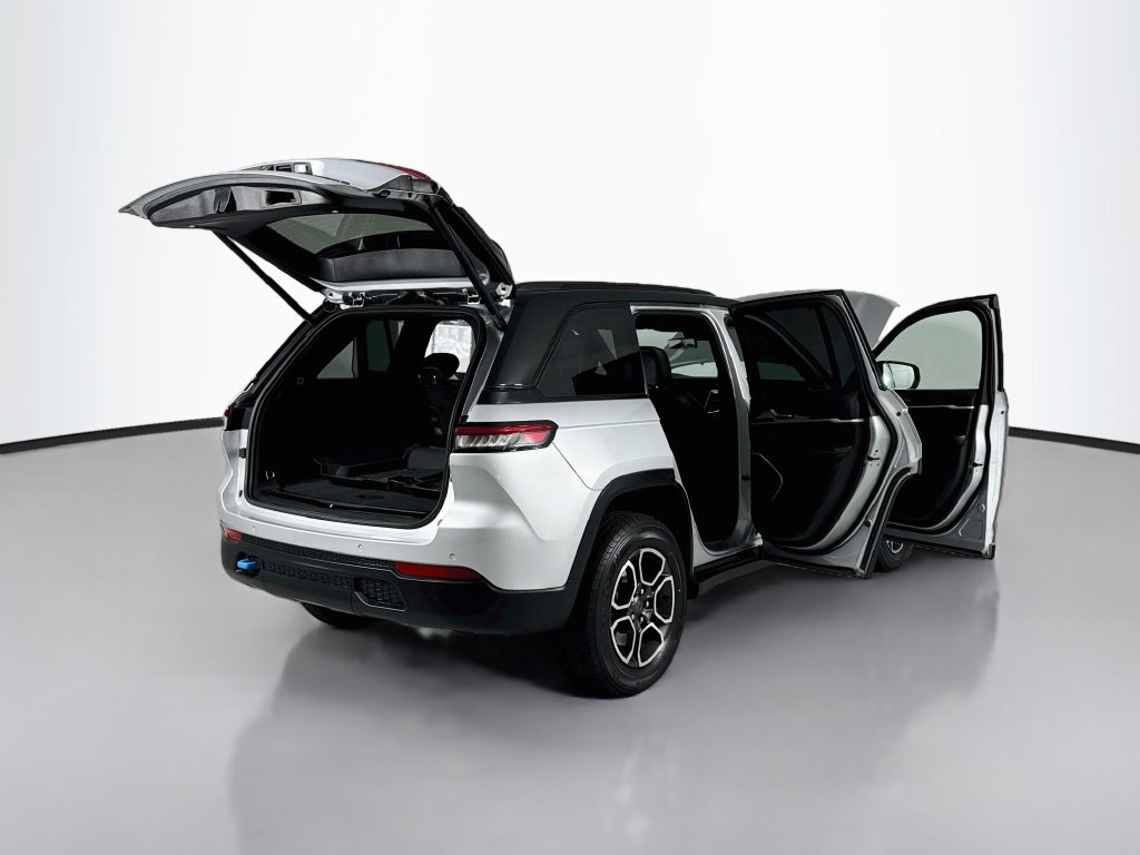 Used 2023 Jeep Grand Cherokee Trailhawk w/ Advanced Protech Group II AWD/4WD image 36