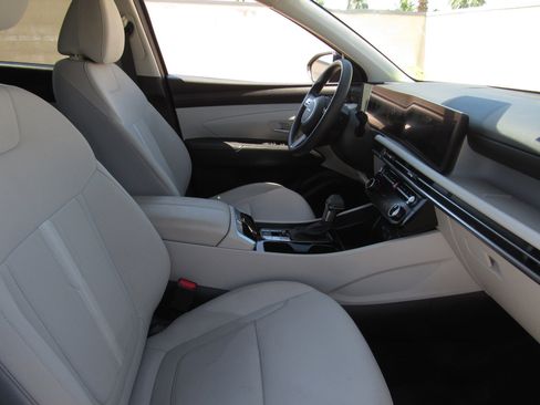 Used 2025 Hyundai Tucson SEL AWD/4WD image 8