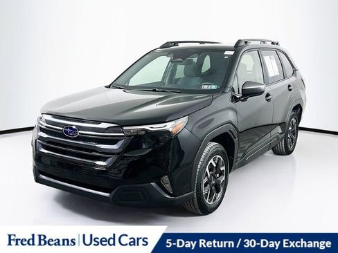 Used 2025 Subaru Forester Premium image 3
