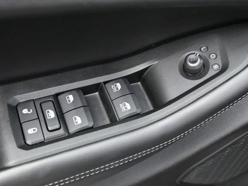 Used 2024 Jeep Grand Cherokee L Limited w/ Luxury Tech Group II image 4