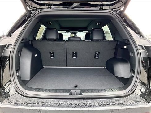 New 2027 Chevrolet Equinox LT w/ Convenience Package II FWD image 15