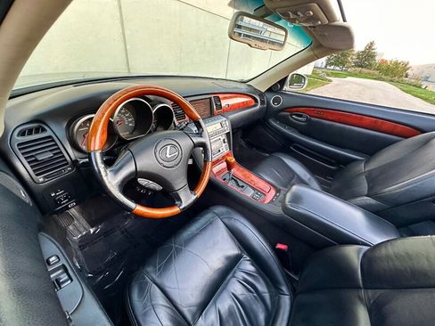 Used 2004 Lexus SC 430 Convertible RWD image 22