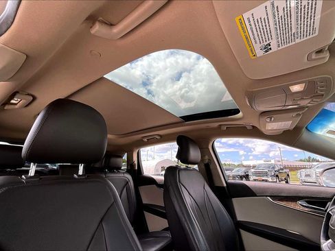 Used 2019 Lincoln Nautilus Reserve image 11