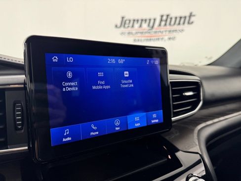 Used 2023 Ford Explorer Platinum w/ Class IV Trailer Tow Package AWD/4WD image 16
