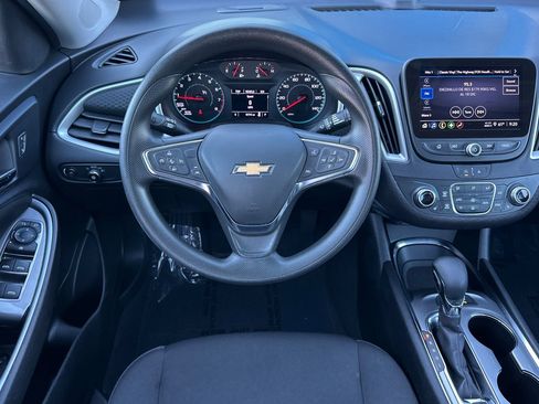Used 2024 Chevrolet Malibu LT image 17