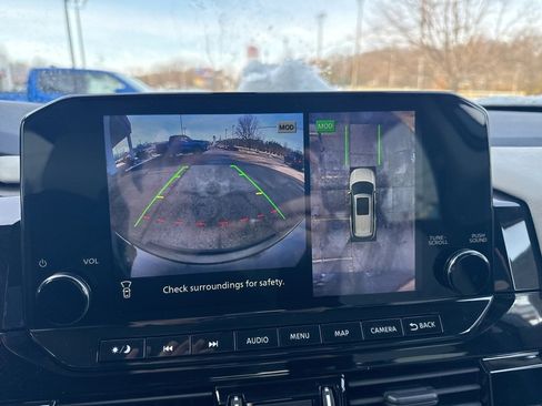 New 2025 Nissan Pathfinder SL image 14