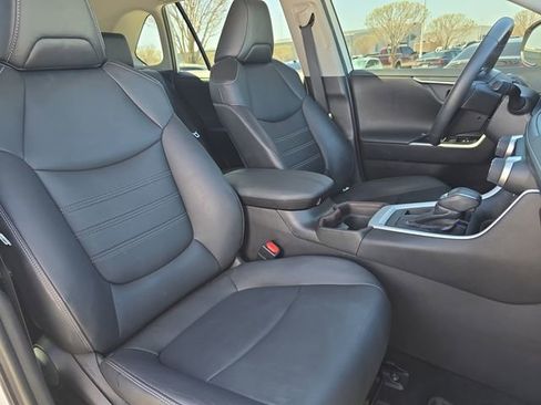 Used 2021 Toyota RAV4 Limited image 10