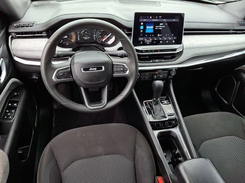 Used 2023 Jeep Compass Sport AWD/4WD image 2