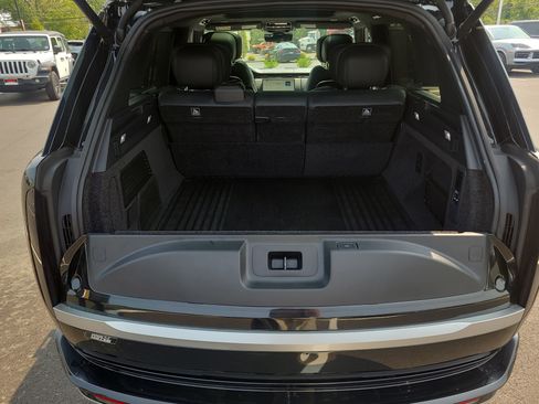Used 2024 Land Rover Range Rover Autobiography AWD/4WD image 31