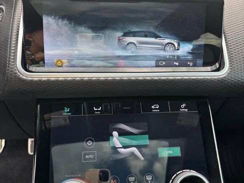 Used 2019 Land Rover Range Rover Velar R-Dynamic SE AWD/4WD image 12