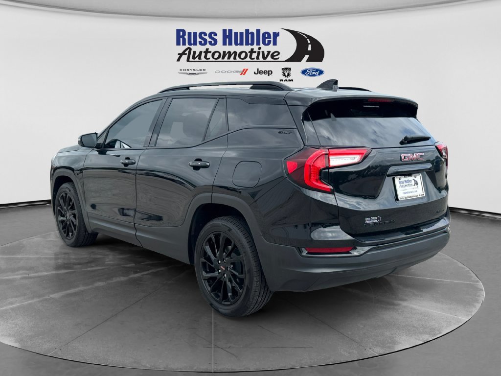 Used 2024 GMC Terrain SLT AWD/4WD image 3