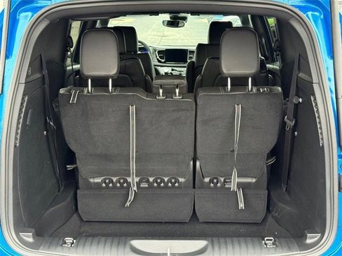 New 2026 Chrysler Pacifica Select image 7