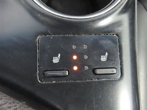 Used 2020 Toyota Camry XLE image 27