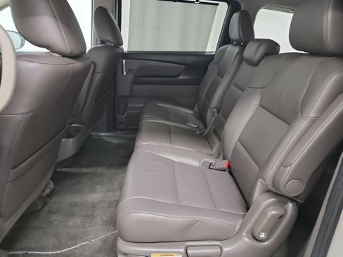 Used 2016 Honda Odyssey Touring Elite image 28