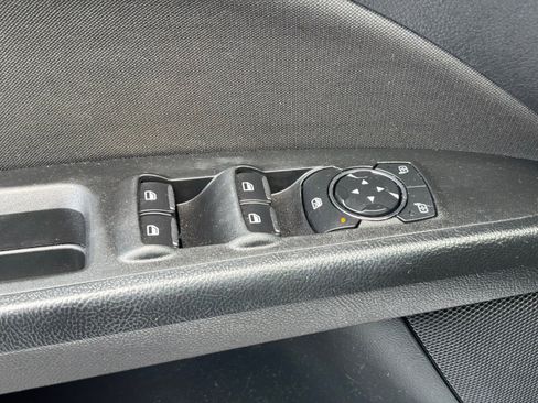 Used 2019 Ford Fusion SE image 16