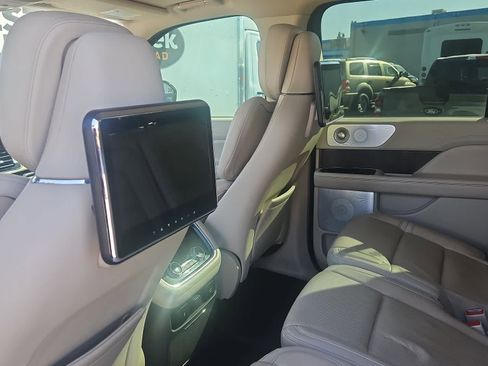 Used 2021 Lincoln Navigator L Reserve image 12