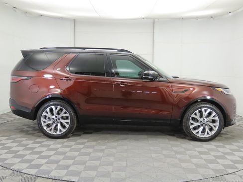 New 2026 Land Rover Discovery Limited Edition image 4