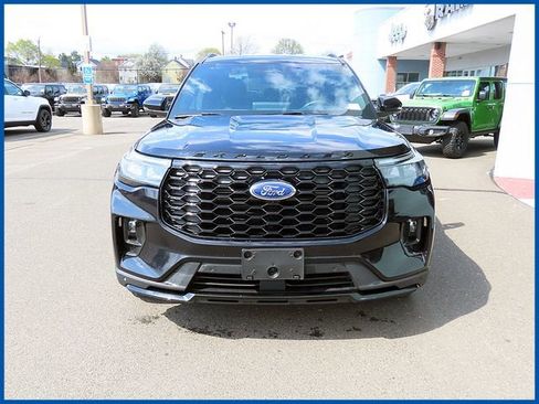 Used 2025 Ford Explorer ST-Line w/ ST-Line Street Pack AWD/4WD image 2