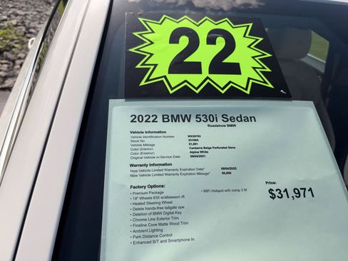 Used 2022 BMW 530i w/ Premium Package RWD image 20