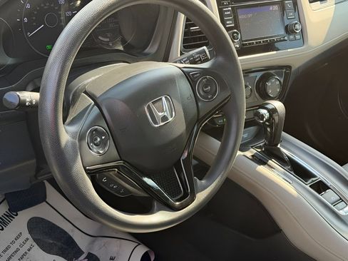 Used 2022 Honda HR-V LX image 13