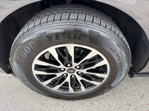 Certified 2025 Ford Expedition Max Platinum AWD/4WD image 13