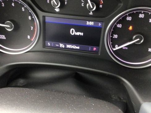 Used 2020 Buick Enclave Premium w/ Surround and Sites Package image 10