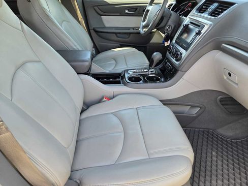 Used 2016 GMC Acadia SLT FWD image 15