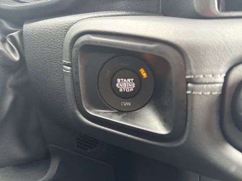 Used 2025 Jeep Wrangler Unlimited Sahara image 17