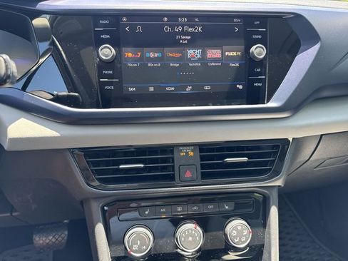 Used 2023 Volkswagen Taos SE w/ Panoramic Sunroof Package FWD image 22