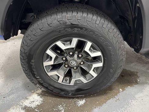 Certified 2018 Toyota Tacoma TRD Off-Road w/ Technology Package image 10